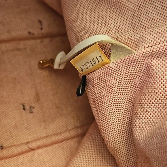 Dooney & Bourke Monogram Signature Drawstring Bucket Shoulder Bag White Leather - Picture 13 of 17